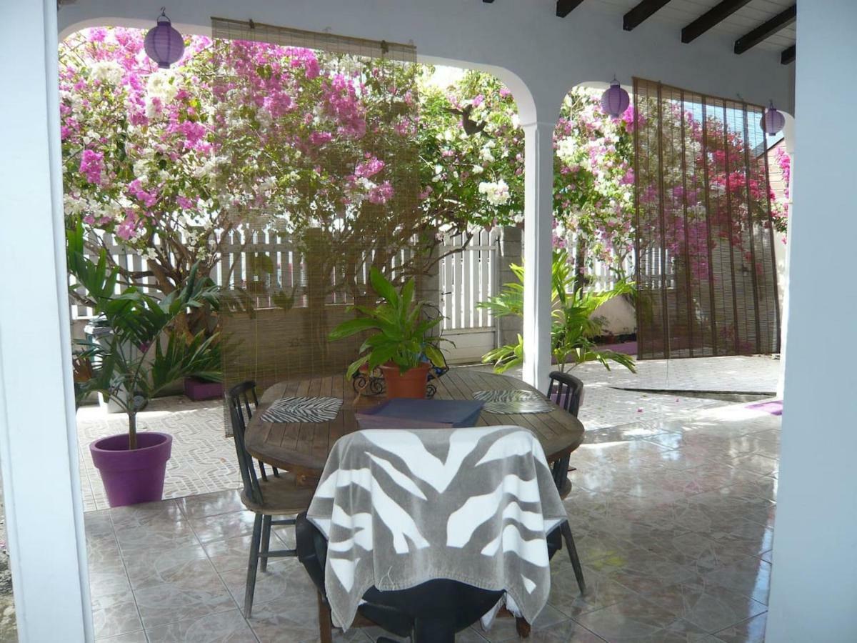 Maison D'Hote "Les Bougainvillees" Port-Louis Εξωτερικό φωτογραφία